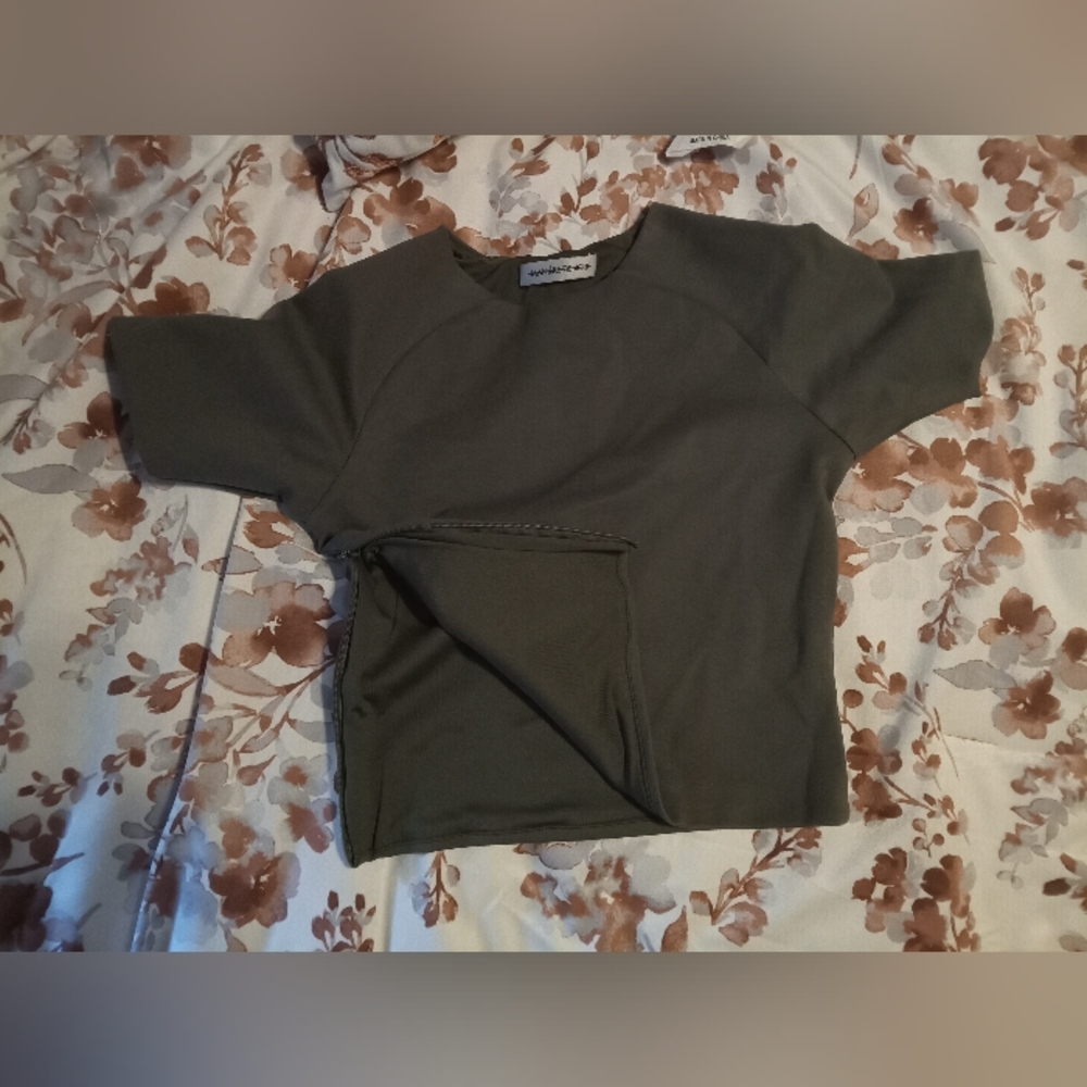 Maniere De Voir cropped women's top size 4 army green